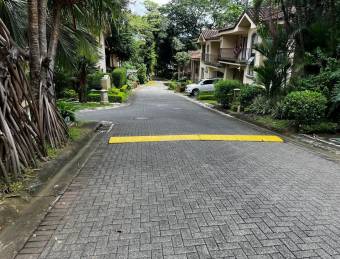 Se vende lote esquinero en Mora San José 26-1097