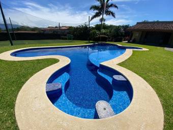 Se vende lote plano en Santa Ana San José 25-95