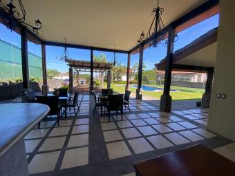 Se vende lote plano en Santa Ana San José 25-95