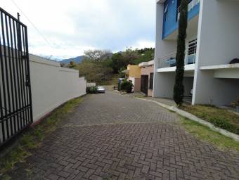 Se vende lote plano en Escazú San José 23-151