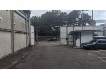 ALQUILER DE BODEGA, HEREDIA, BARREAL - 7539295  Precio $3.640  IVA Mide 404 m2  DESCRIPCIÓN GENER