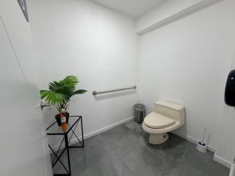 Alquiler de Local Comercial en Calle Blanco. RAH 26-1559 PRECIO REBAJADO