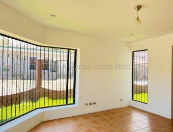 Casa con apartamento independiente y uso mixto oportunidad #26-1707 GS