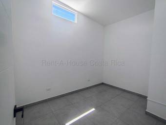 Casa contemporánea de 2 niveles con acabados de lujo, balcón y cocina moderna #26-1686 GS