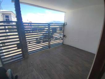 Casa contemporánea de 2 niveles con acabados de lujo, balcón y cocina moderna #26-1686 GS