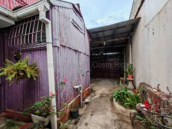 Casa amplia con gran potencial en zona estratégica y céntrica #26-1718 GS