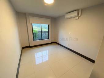 Moderno apartamento con balcón, A/C, línea blanca y amenidades en condominio #26-1696 GS