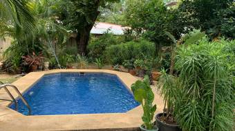 Propiedad encantadora en Surfside, a solo 800 metros de la costa.