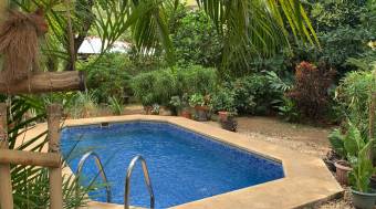 Propiedad encantadora en Surfside, a solo 800 metros de la costa.