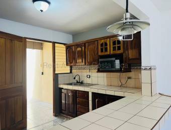 Se vende casa en Santa Barbará Heredia 26-1523