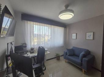 Venta de casa de una planta, hermosa, remodelada en Condominio, Hdia