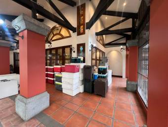 Venta de Magnifico Edificio Comercial en Heredia / Mls. 26-745 OFC JB