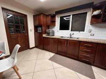 Se vende casa en San Francisco Heredia #25-1188