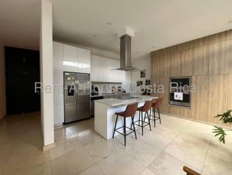 Venta de Casa en Escazú, San Antonio. RAH 26-1459 PRECIO REBAJADO