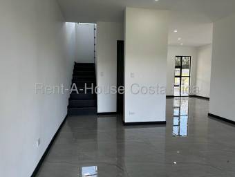 Casa Moderna de 2 Niveles con Terraza y Concepto Abierto en Alajuela #26-1411 GS Casa Moderna de 2 Niveles con Terraza y Concepto Abierto en Alajuela #26-1411 GS