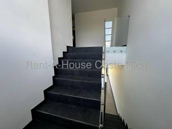 Casa Moderna de 2 Niveles con Terraza y Concepto Abierto en Alajuela #26-1411 GS Casa Moderna de 2 Niveles con Terraza y Concepto Abierto en Alajuela #26-1411 GS