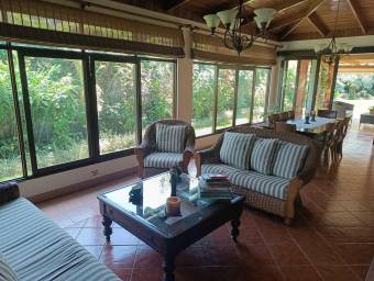 Venta de Confortable Casa en Guachipelin, Escazú / Mls. 24-1294 OFC JB