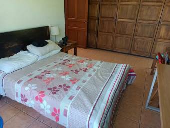 Venta de Confortable Casa en Guachipelin, Escazú / Mls. 24-1294 OFC JB