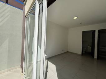 Se vende espacioso apartamento en San Pablo Heredia 25-1267