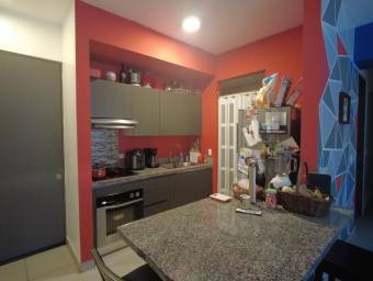 Se vende apartamento en San Pablo Heredia 25-1134