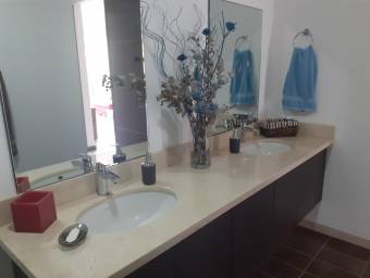 Se vende apartamento en San Pablo Heredia 24-1768