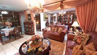 Se vende apartamento en San Pablo Heredia 25-1733