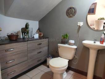 Se vende casa en Piedades de Santa Ana #26-1539