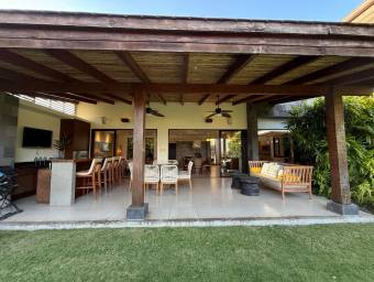 Espectacular casa contemporánea con espacios hermoso, buen diseño y exclusividad #25-1198 GS