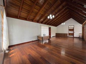 Propiedad de uso mixto con amplios espacios y ubicación estratégica en Alajuela #26-748 GS , $ 750,000, 4, Alajuela, Alajuela