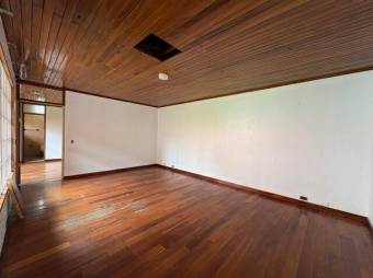 Propiedad de uso mixto con amplios espacios y ubicación estratégica en Alajuela #26-748 GS , $ 750,000, 4, Alajuela, Alajuela