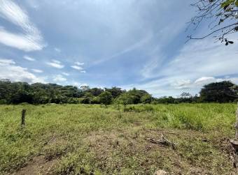 Amplio lote residencial ideal para construir tu casa soñada #26-630 GS