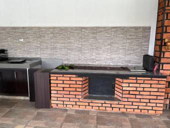 Se vende casa con amplio terreno en Barva de Heredia #26-1533