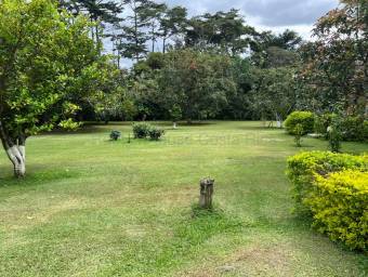 Se vende casa con amplio terreno en Barva de Heredia #26-1533