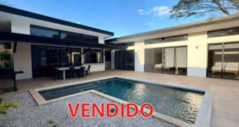For rent. Modern House with Pool in La Garita, Tamarindo