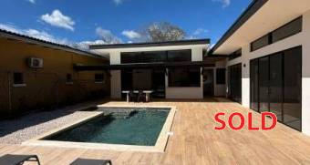 For rent. Modern House with Pool in La Garita, Tamarindo