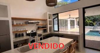 For rent. Modern House with Pool in La Garita, Tamarindo