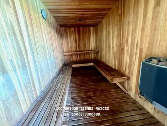 Escazú casa en venta con piscina y gran jardín $580.000