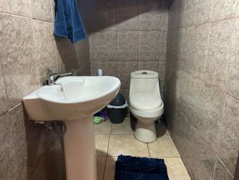 Inversión y comodidad en una sola compra en esta propiedad con dos casas #26-726 GS 