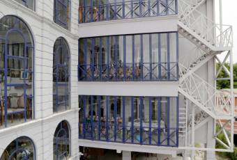 Edificio comercial con estilo neoclásico en Escazú #26-1263 GS