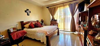 Venta de Casa en Moravia AMPLIA ZONA VERDE