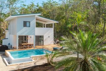 Residential and commercial lot 2 km from Playa Grande