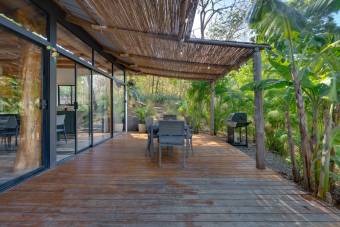 Residential and commercial lot 2 km from Playa Grande