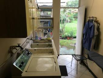 Señorial casona con amplio terreno #25-244 GS