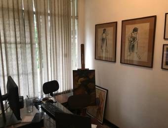 Señorial casona con amplio terreno #25-244 GS