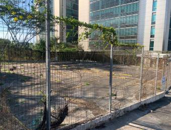 Parqueo comercial con ubicación estratégica #25-1194 GS