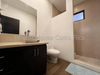 Casa Moderna de Una Planta en Piedades con Estudio Independiente y Jardines Amplios 26-1487 GS