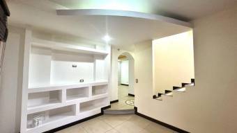 Se vende casa con patio en San Antonio Belén 26-946