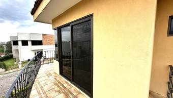 Se vende casa con patio en San Antonio Belén 26-946