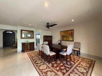 Se vende casa con terraza y jardín en Belén Heredia 26-1494 Se vende casa con terraza y jardín en Belén Heredia 26-1494