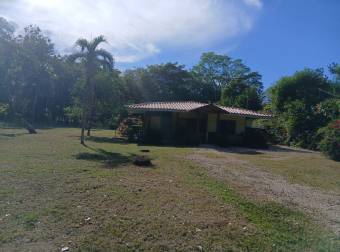 Casa de Campo en Venta en Cartagena de Santa Cruz, Guanacaste. Cerca de la playa.